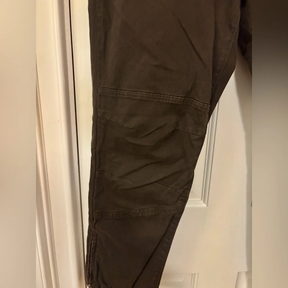 Frame Trapunto Stitch Zip Cuff Moto Pants - Picture 8 of 13